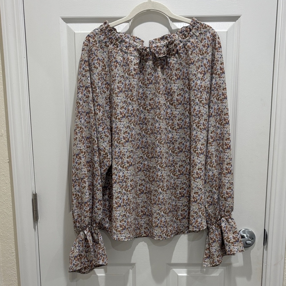 💥3 for $10💥 Love Riche Multicolor Floral Blouse Feminine